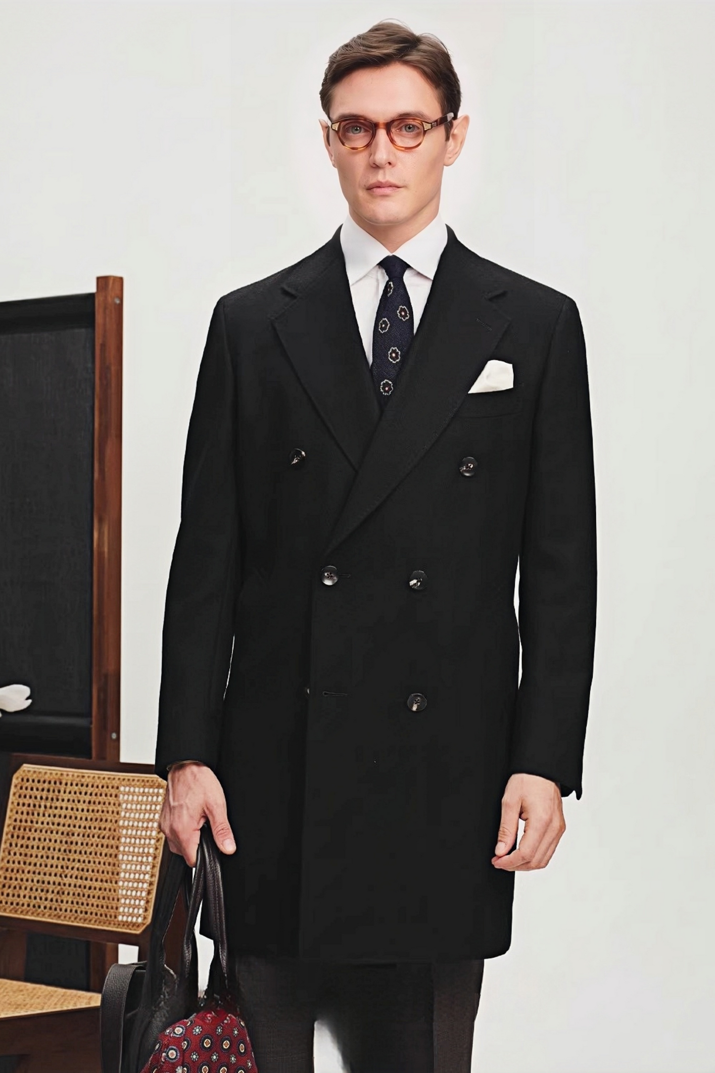 معطف ألكسندر أسود بطول متوسط