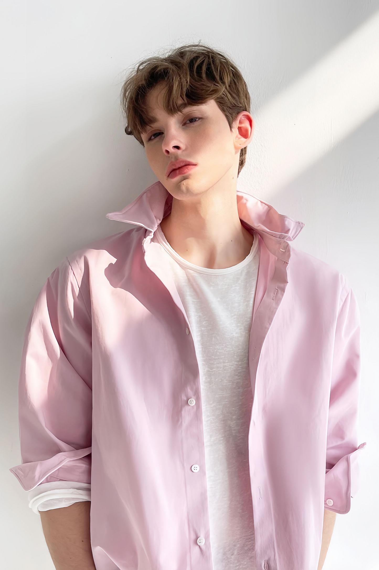 قميص فينس بياقة مطوية باللون الوردي