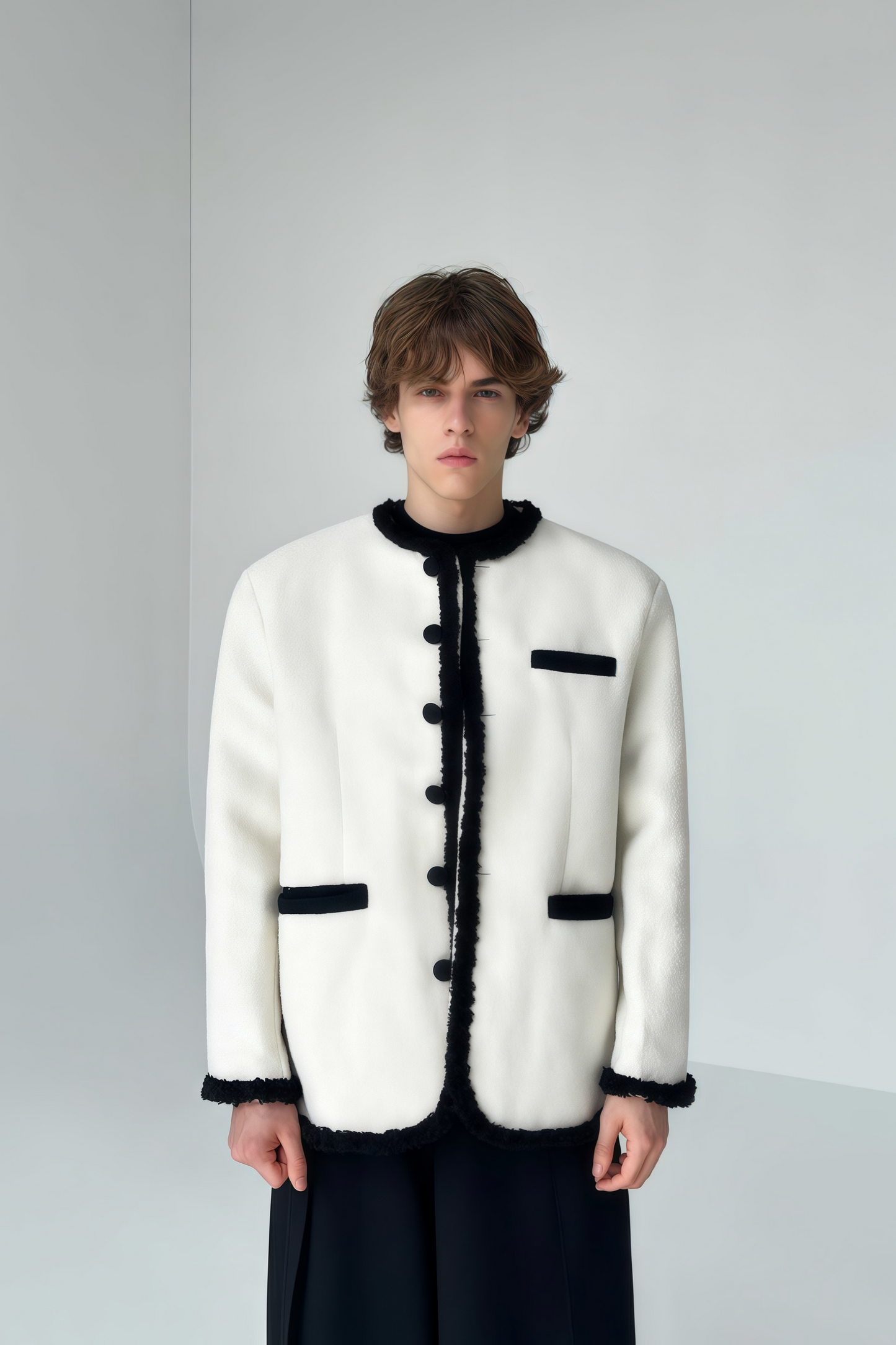 سترة آرثر برقبة مستديرة بلون مغاير