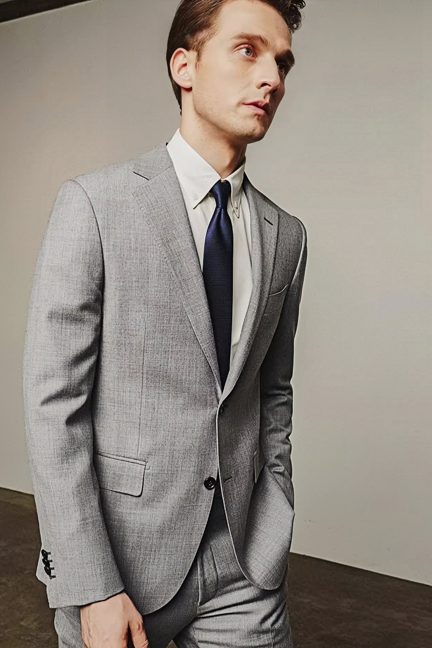 بدلة رمادية فاتحة من Alistair