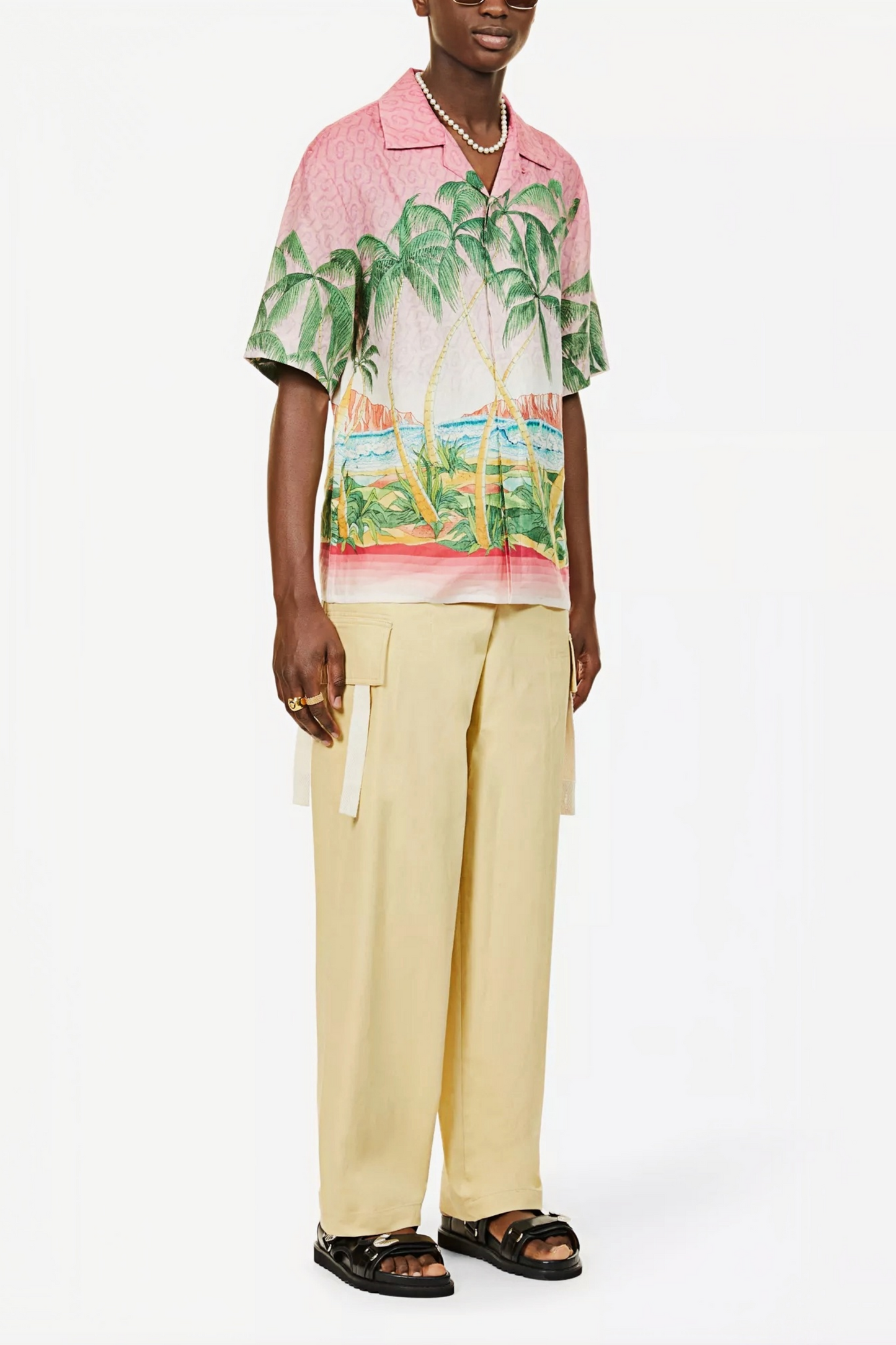 قميص ألكسندر وردي بأكمام قصيرة بطبعة شاطئ استوائي