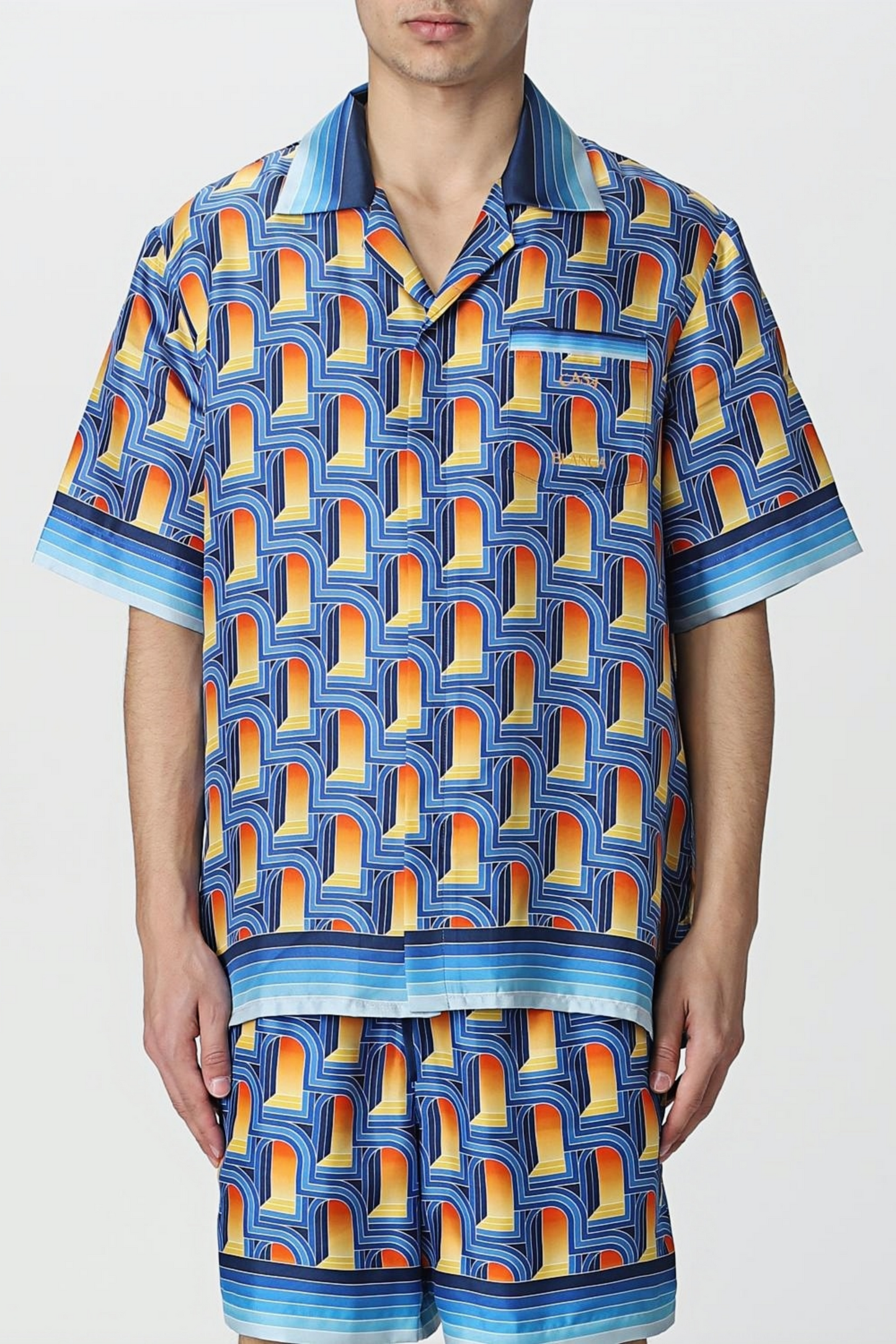 قميص قصير الأكمام بنقشة هندسية زرقاء من Basile