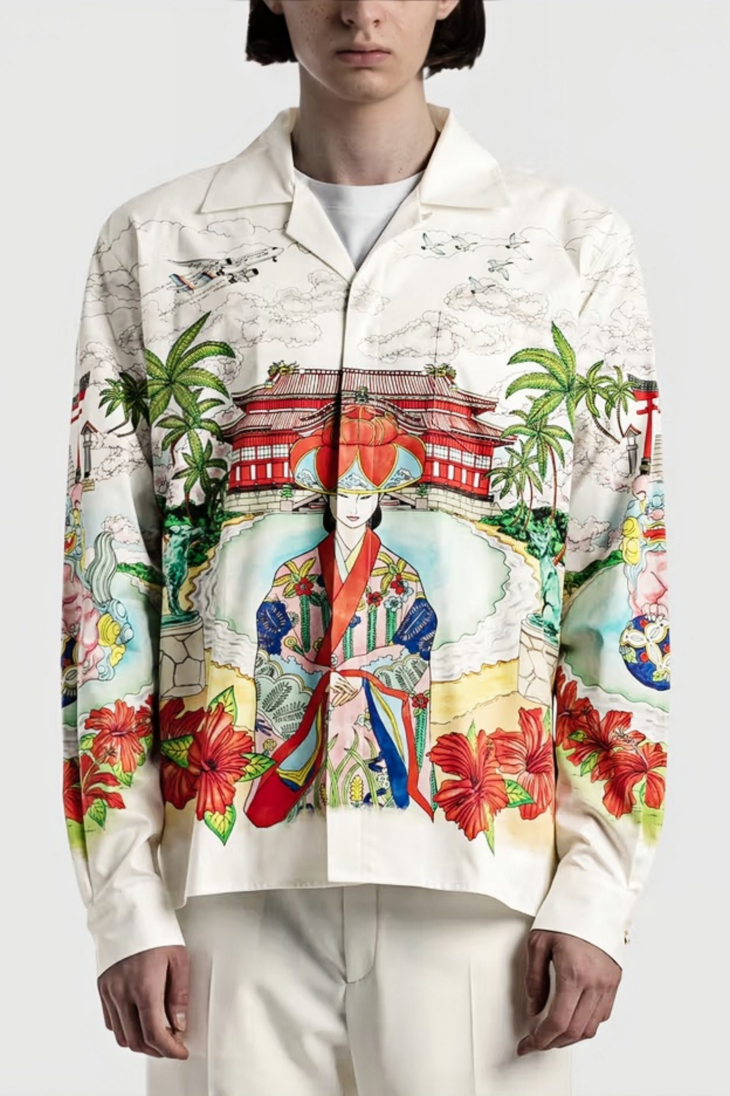 قميص أوليسيس أبيض بأكمام طويلة وطبعة شرقية