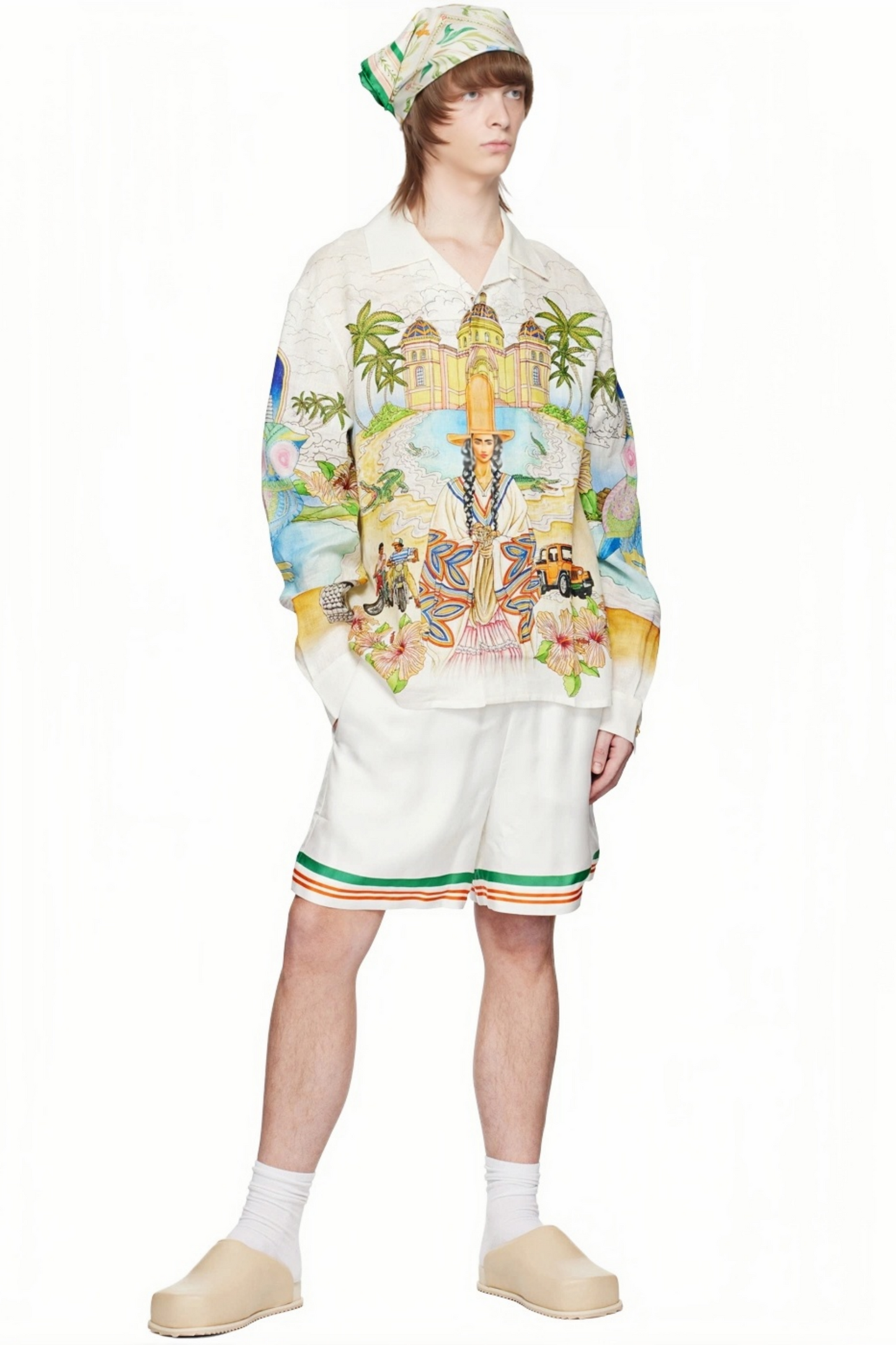 قميص طويل الأكمام بطبعة استوائية باللون الأبيض