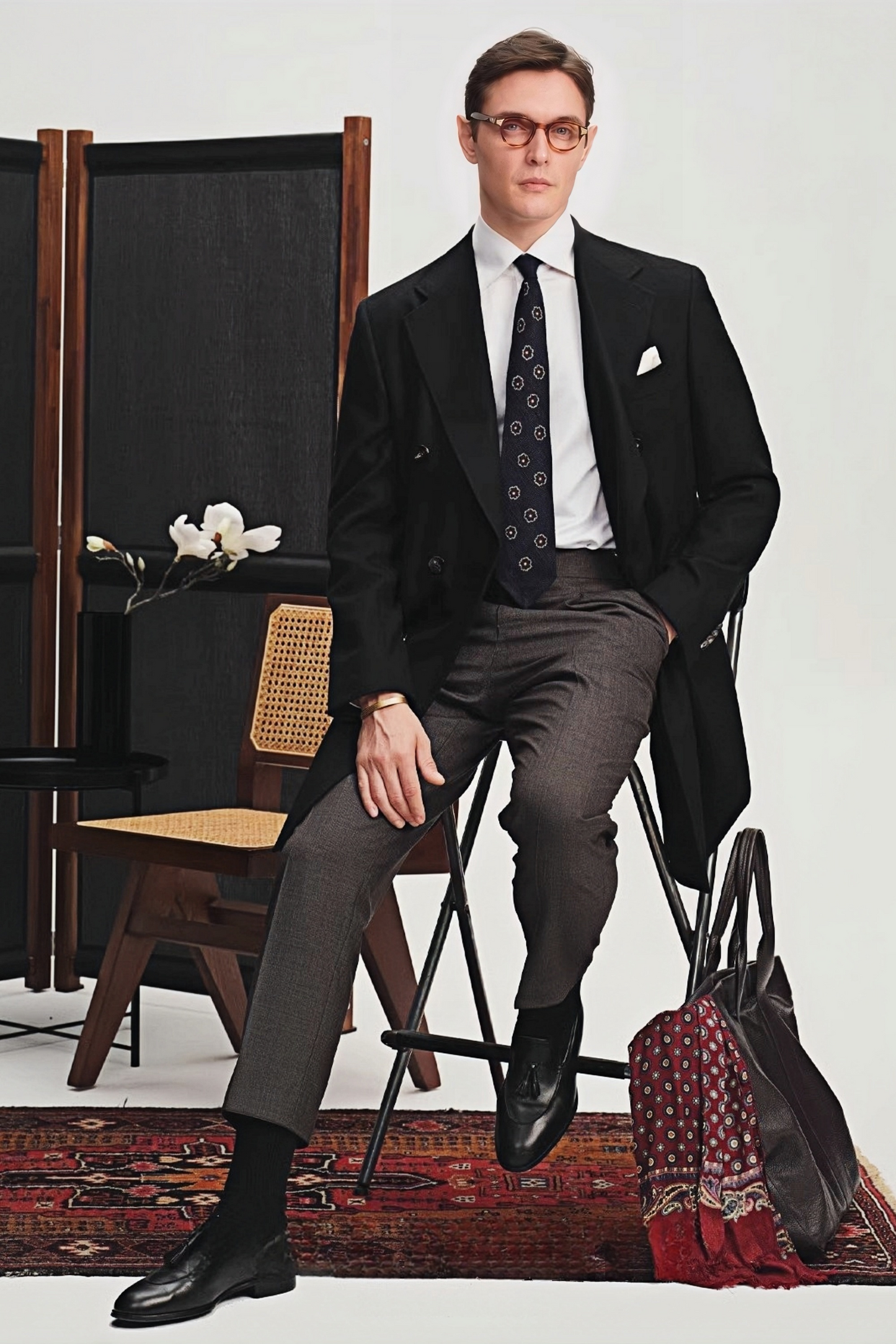 معطف ألكسندر أسود بطول متوسط