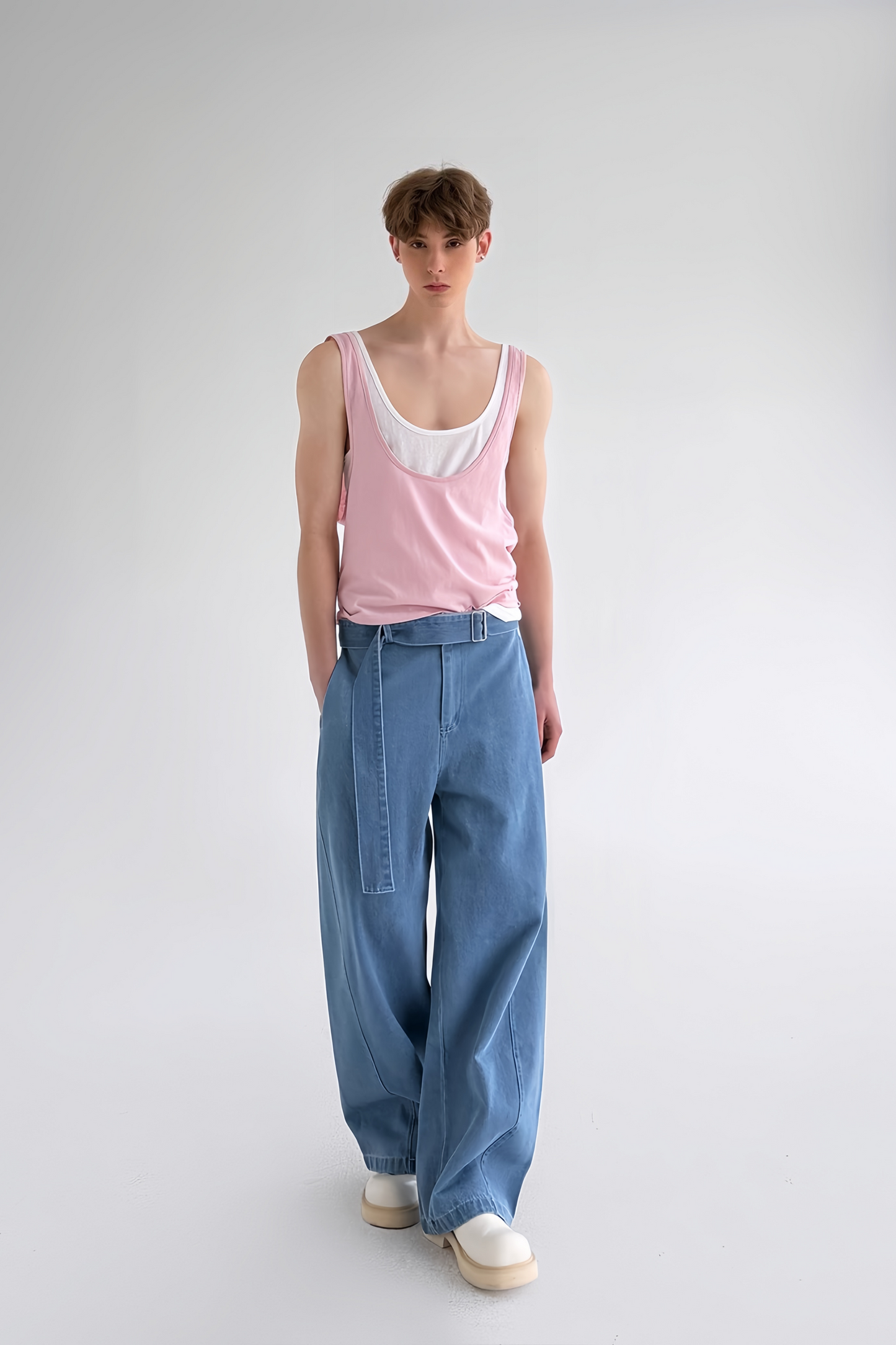 قميص بدون أكمام بسيط من Adrien Pink