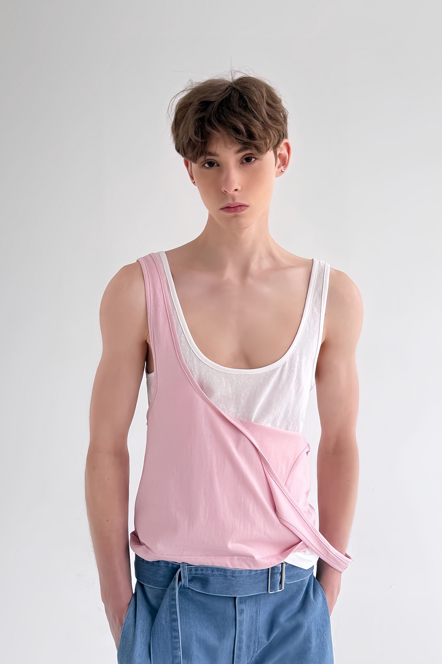 قميص بدون أكمام بسيط من Adrien Pink