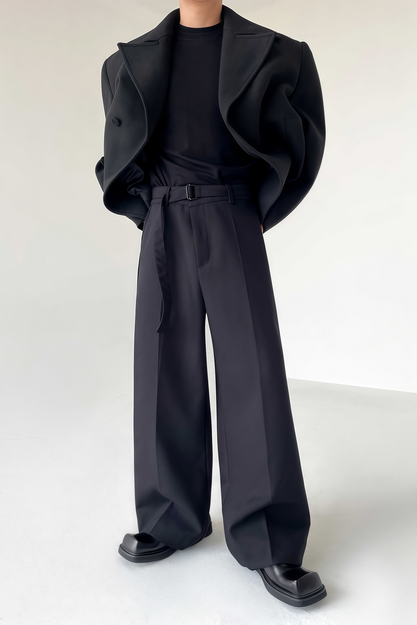 بنطلون آدم أسود واسع الساقين