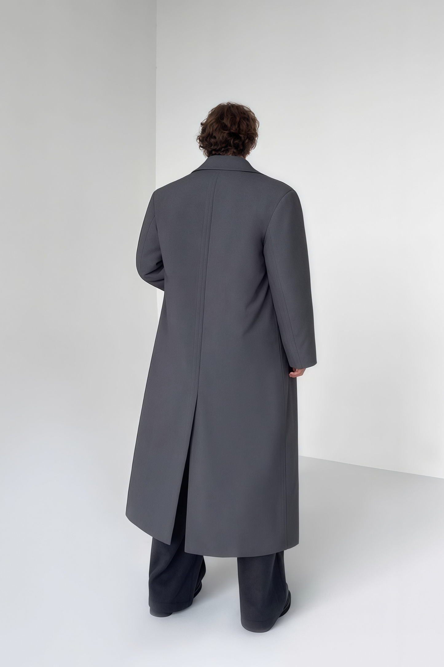 معطف طويل رمادي من Benedict