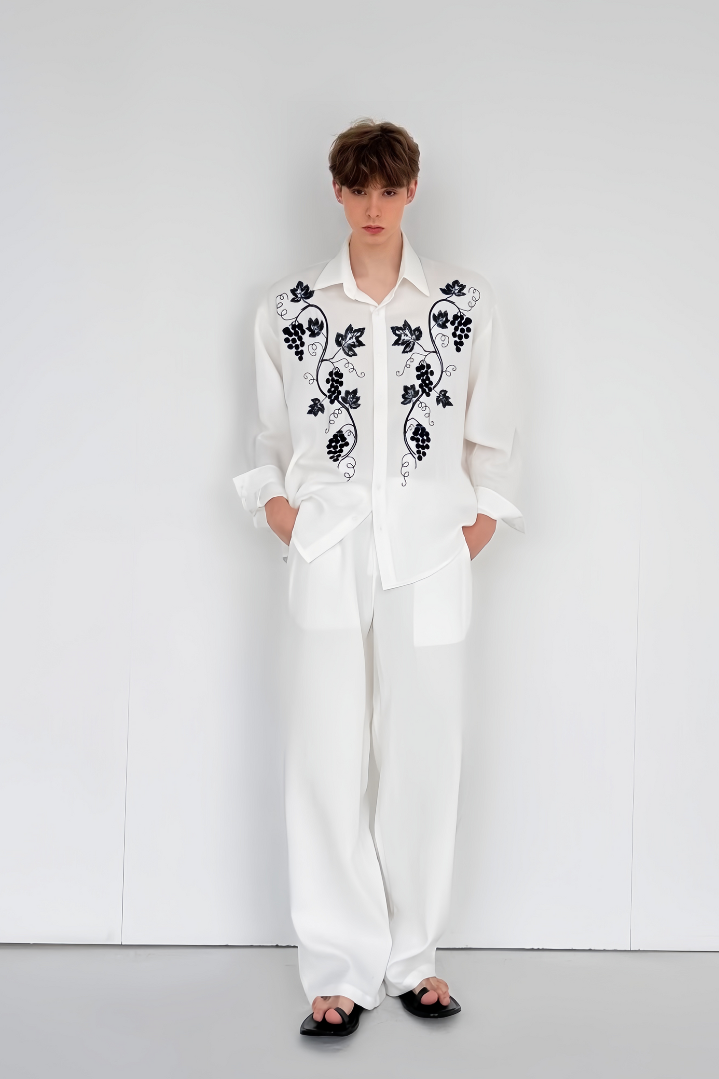 Charlie white patterned-embroidered suit