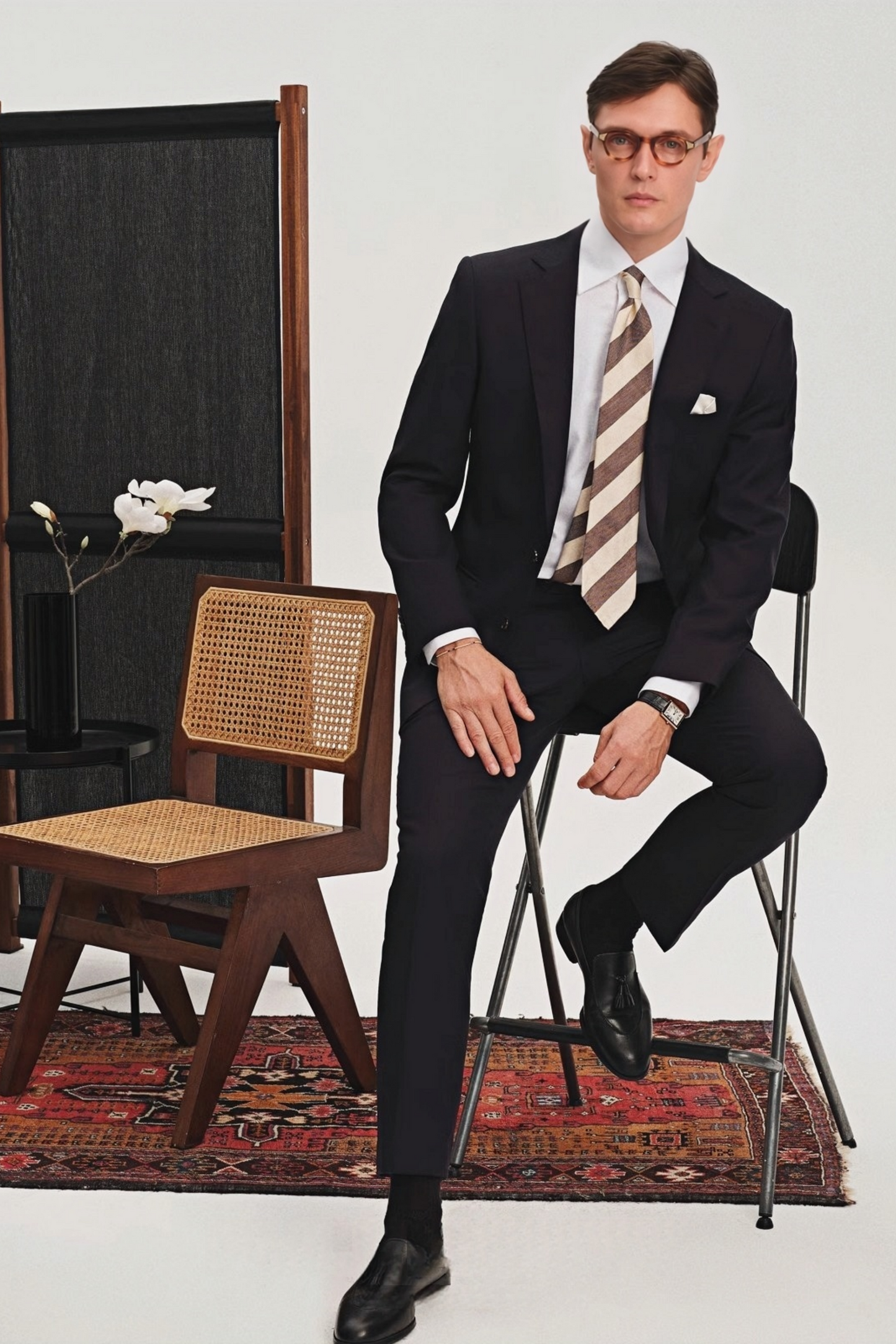 Lysander navy-blue suit