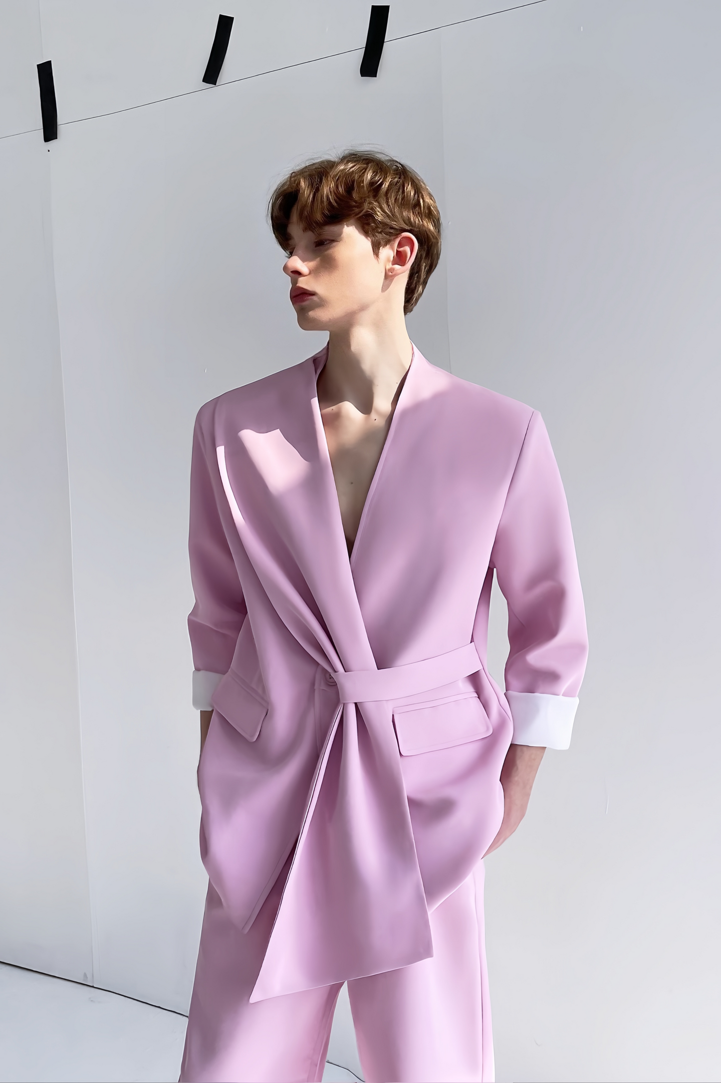 بدلة وردية من Basile بنمط ملفوف