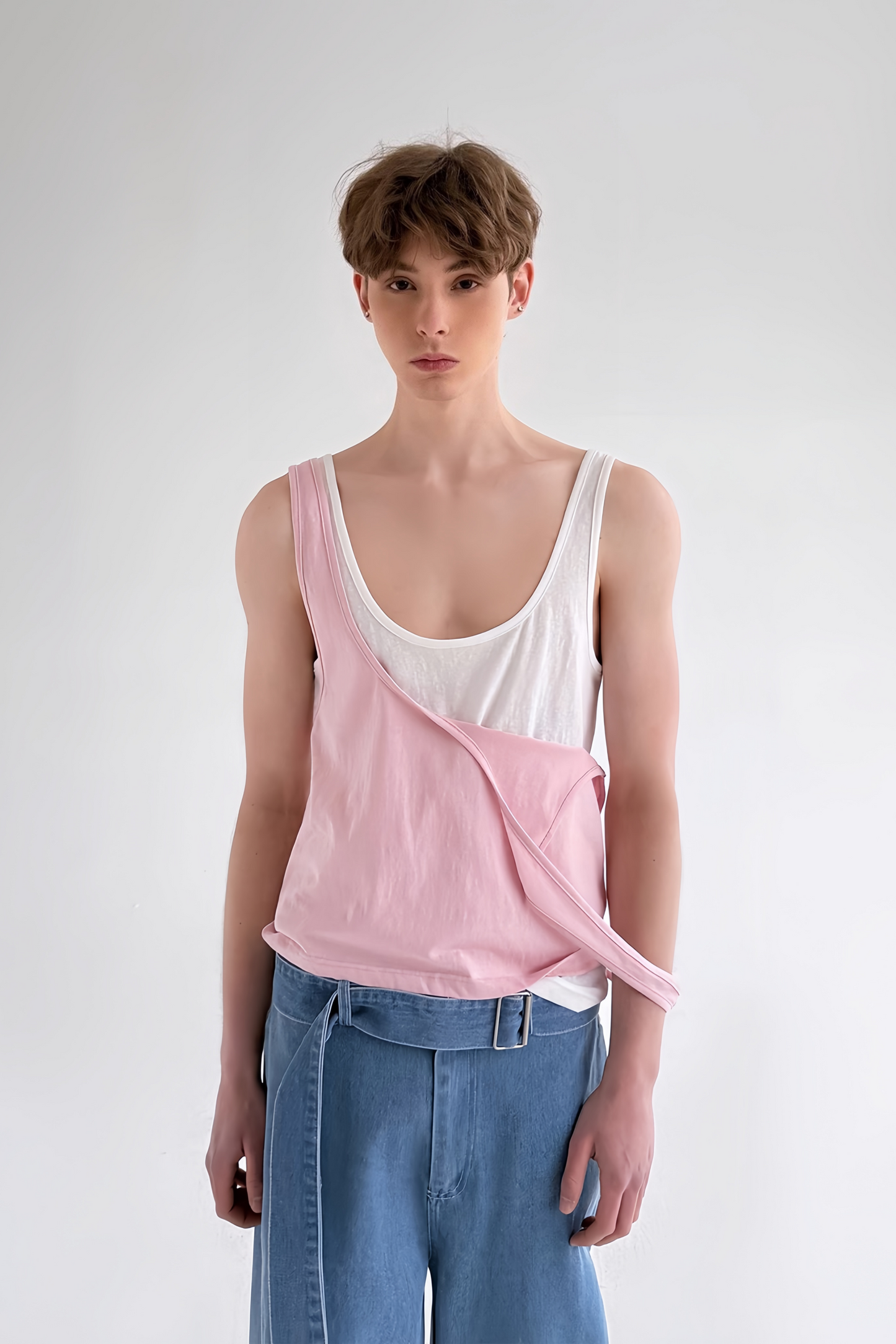 قميص بدون أكمام بسيط من Adrien Pink