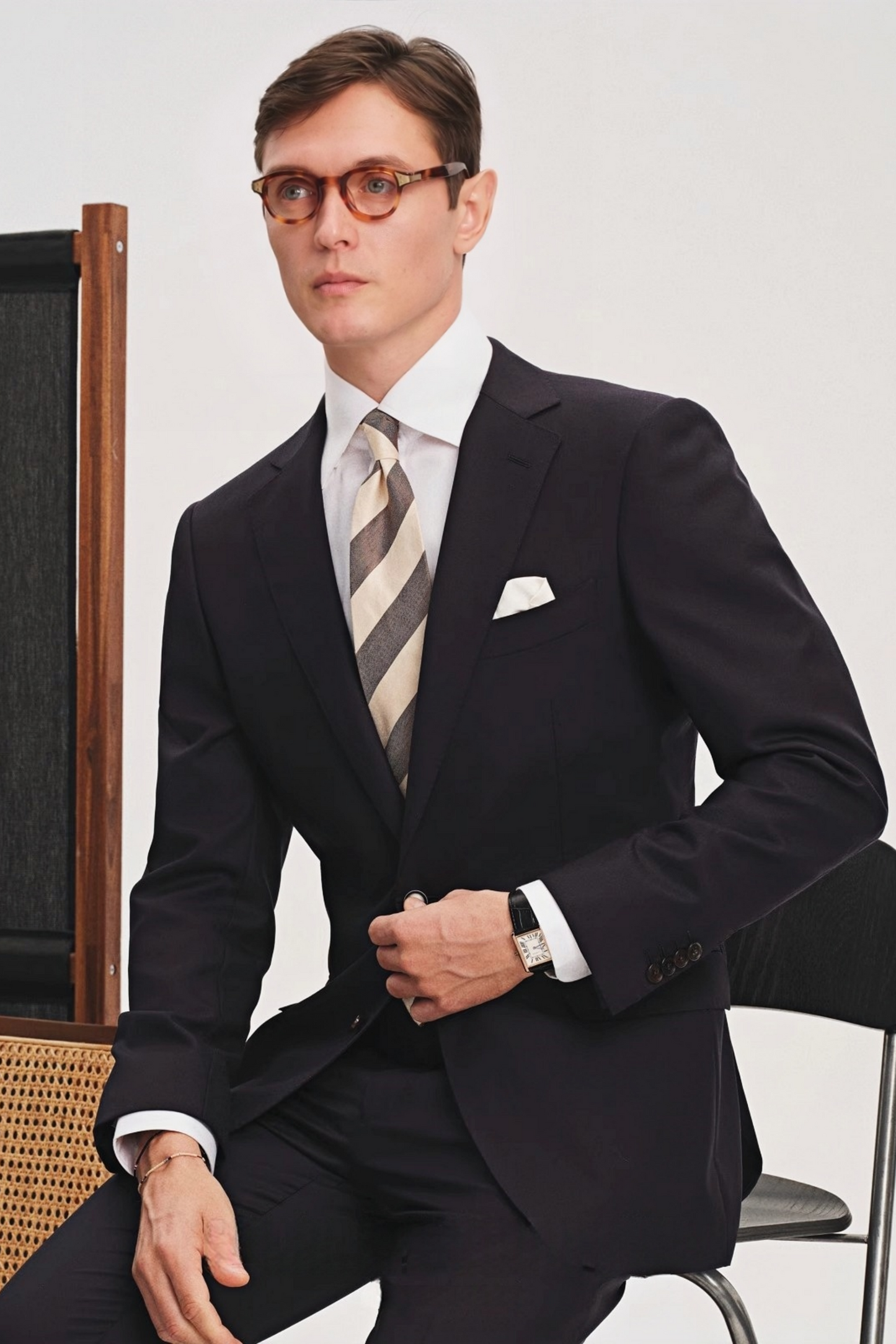 Lysander navy-blue suit