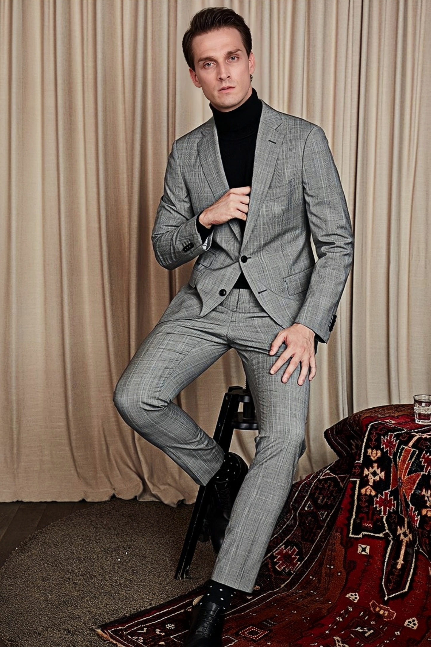 بنطلون بارنابي رمادي فاتح بنقشة غلين بلايد