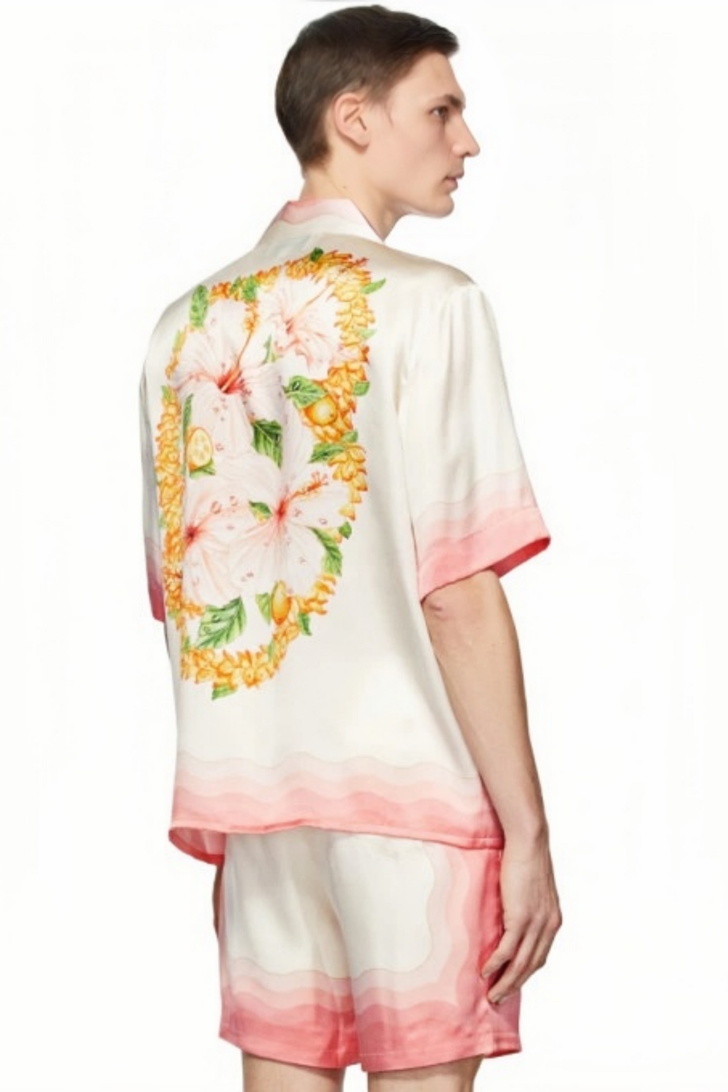 قميص أرماند أبيض بأكمام قصيرة ومزين بنقشة زهور