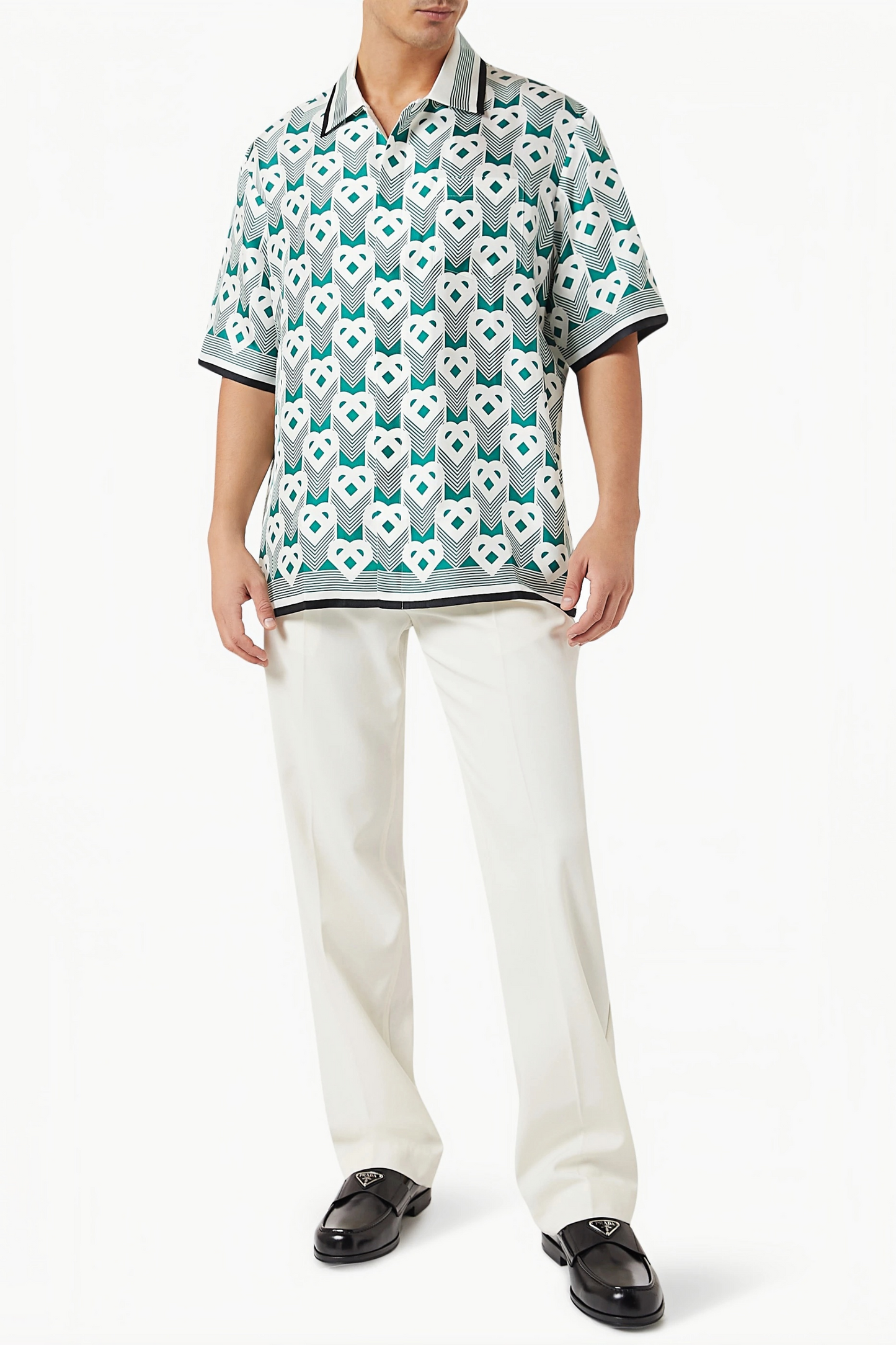 قميص قصير الأكمام هندسي باللون الأخضر من آرون