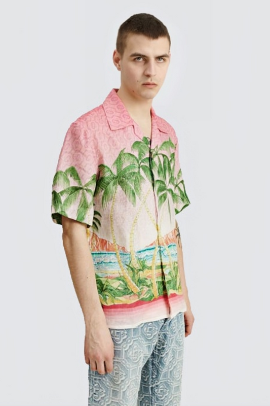 قميص ألكسندر وردي بأكمام قصيرة بطبعة شاطئ استوائي