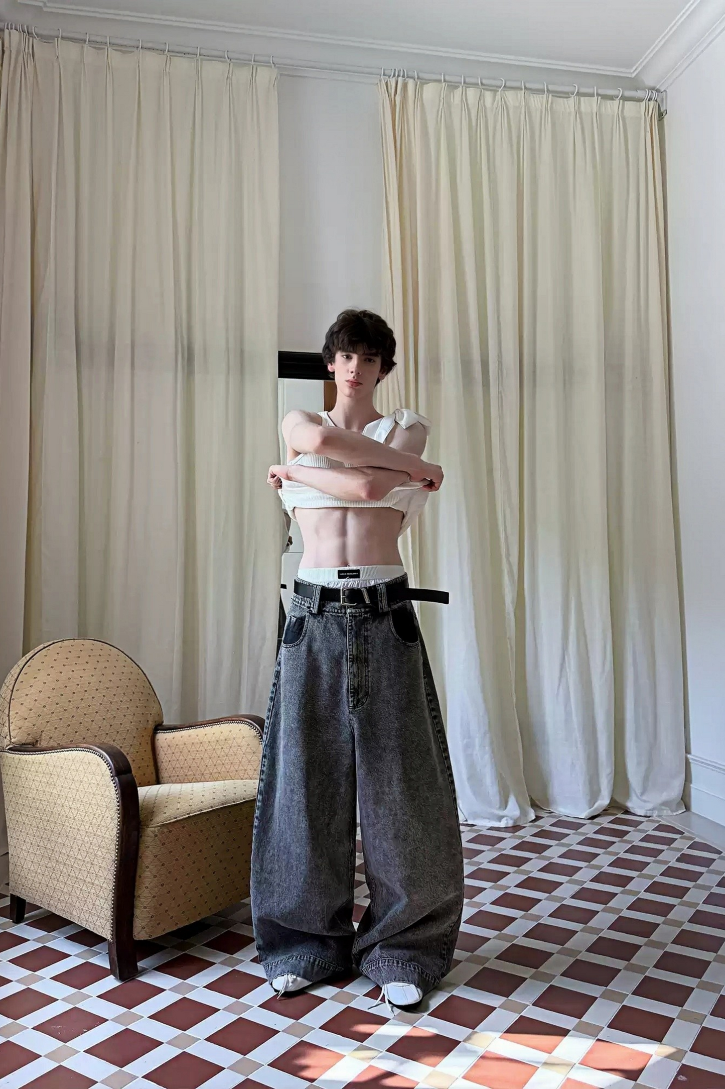 Édouard Grey Curved Design Denim Jeans