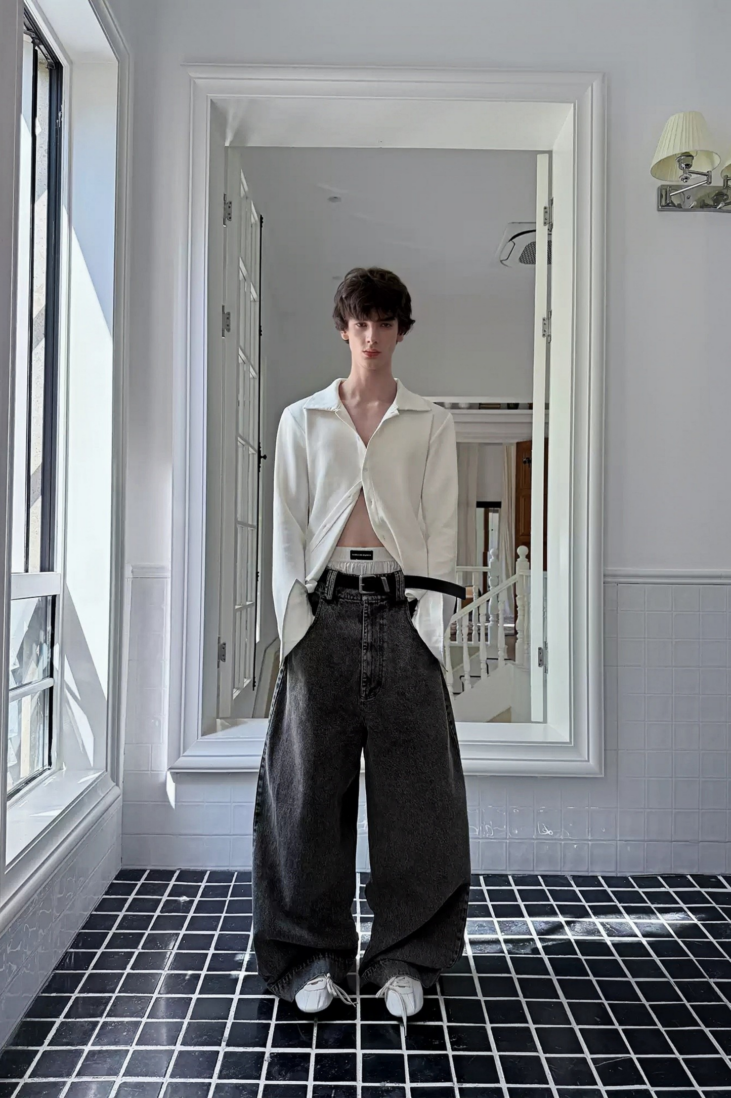 Édouard Grey Curved Design Denim Jeans