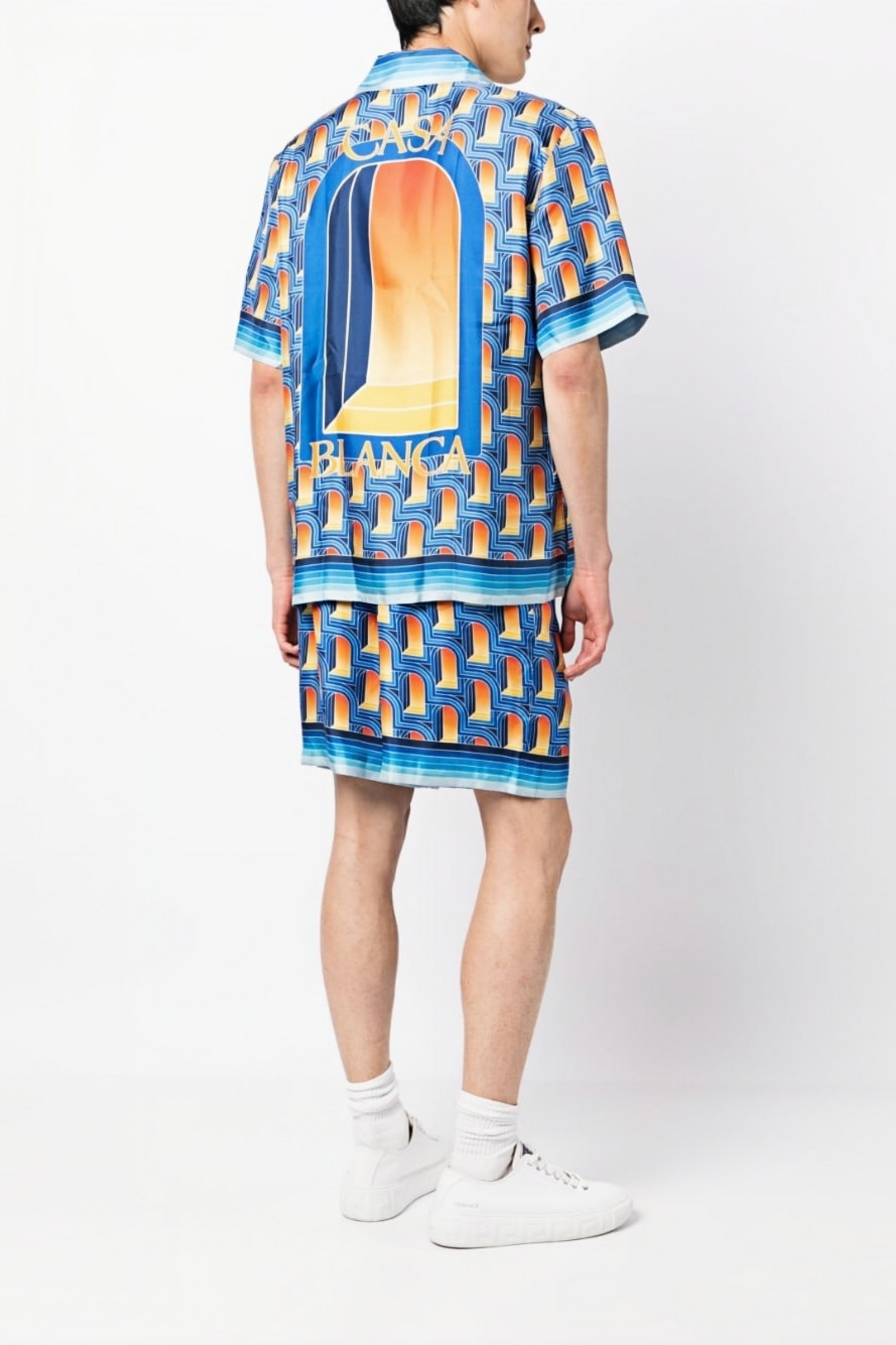 قميص قصير الأكمام بنقشة هندسية زرقاء من Basile